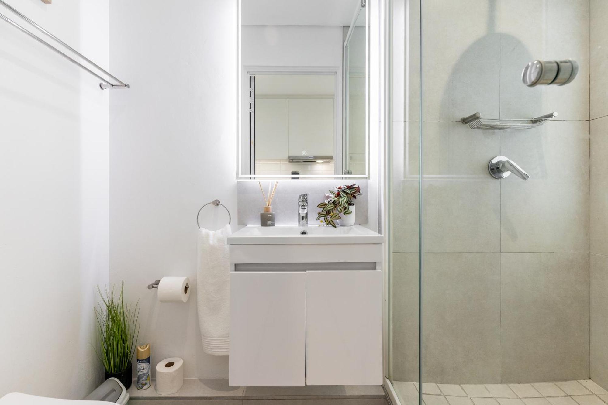 Apartment *one On Albert 511*studio - Swimming Pool, Wi-fi & Netflix* *